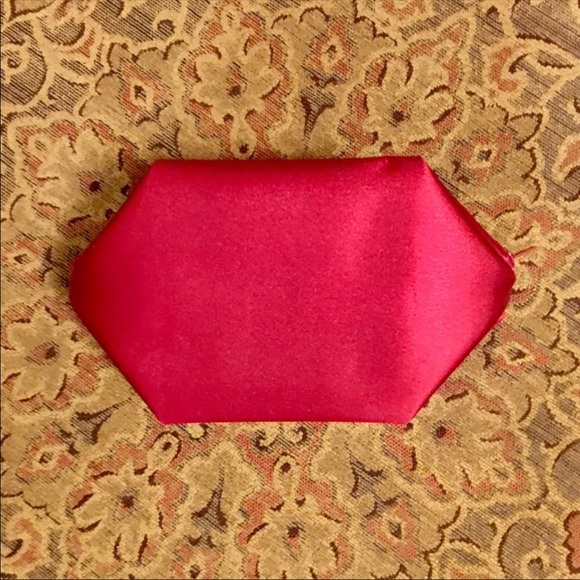 BOUCHERON Foldable Satin Cosmetics Pouch - Picture 6 of 6
